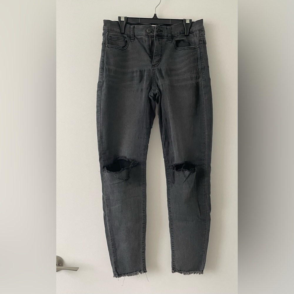 Grey Midrise Ripped Skinny Jeans - size 9